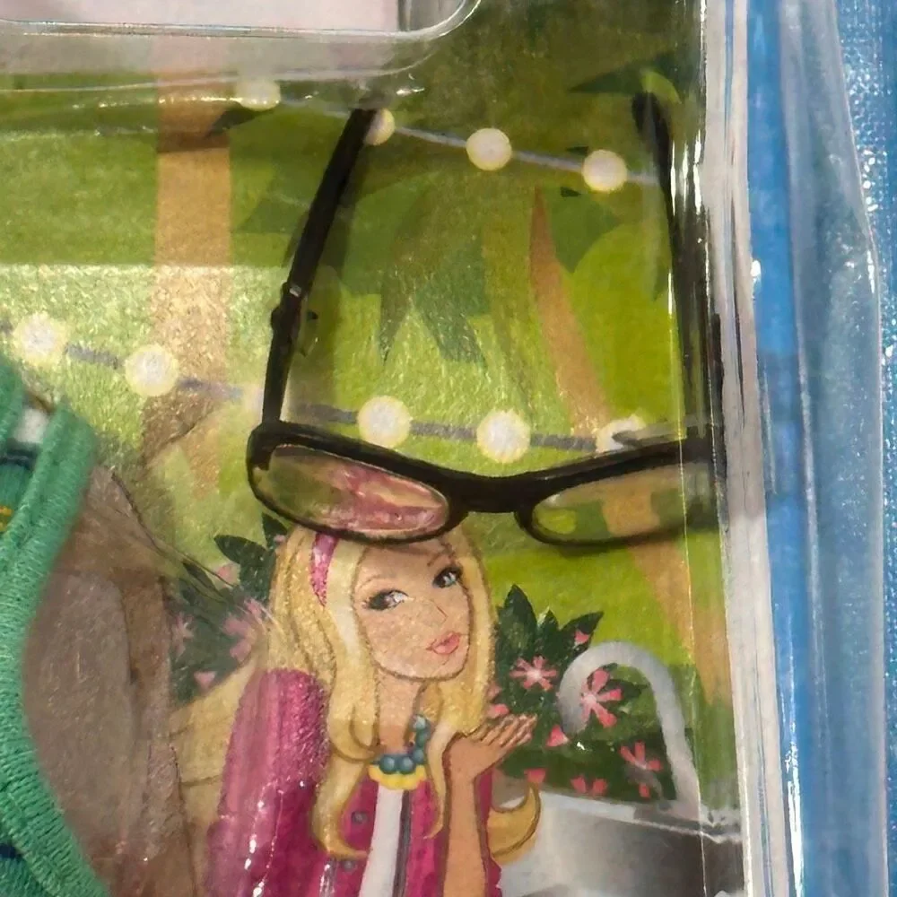 NEW 2011 Ken Fashionistas Casual Wear Clothes Outfit / Barbie